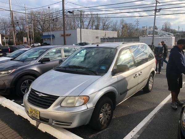 2005 Chrysler Town & Country - cars & trucks - by owner - vehicle... for sale in Fort Monmouth, NJ – photo 4