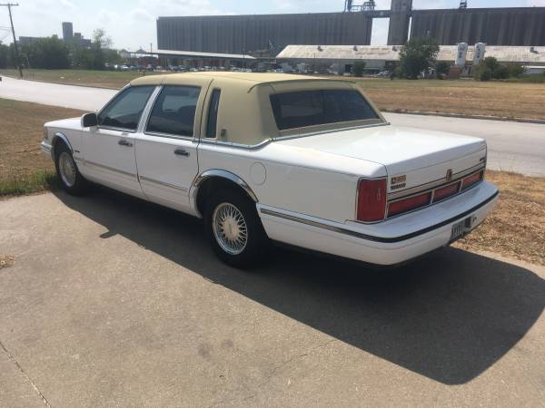 '97 Lincoln Town Car for sale in Saginaw, TX