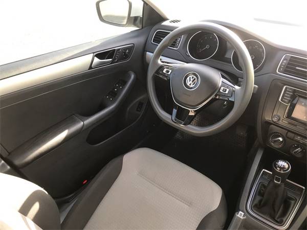 2017 VW Volkswagen Jetta 1.4T S sedan White - cars & trucks - by... for sale in El Paso, TX – photo 12
