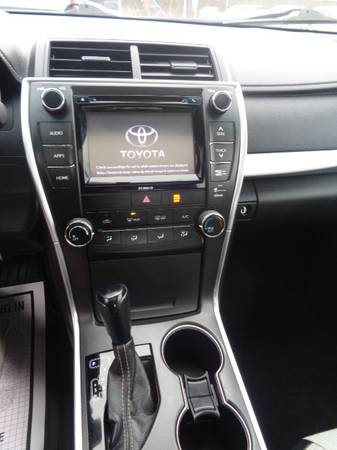 2017 Toyota Camry SE Moonroof All Power 1-Owner Clean IPOD NICE for sale in Hampton Falls, MA – photo 12