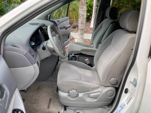 2004 Toyota Sienna LE 68k miles - cars & trucks - by owner - vehicle... for sale in Lutz, FL – photo 7
