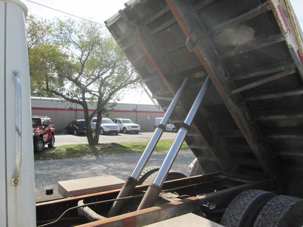 2001 International 4700 Dump Truck - - by dealer for sale in Bradenton, FL – photo 10
