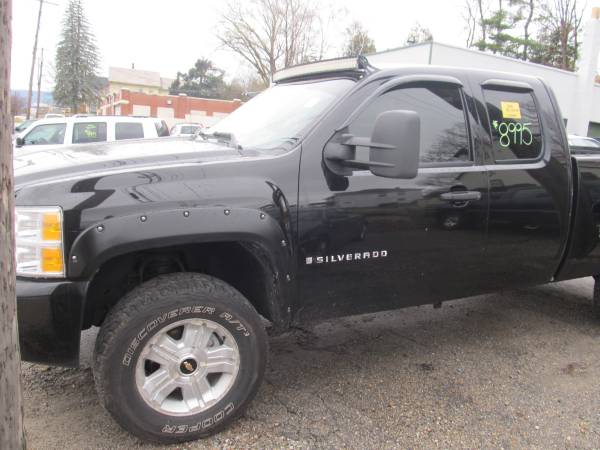 2008 chevy silverado lifted black - cars & trucks - by dealer -... for sale in Rutland, VT – photo 2