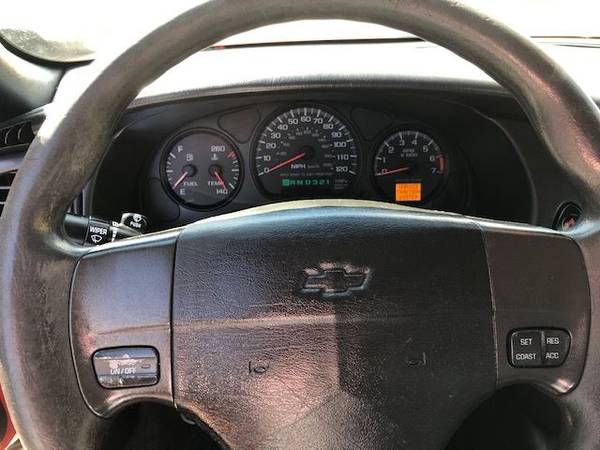 2004 Chevrolet Monte Carlo LS - - by dealer - vehicle for sale in Des Moines, IA – photo 11