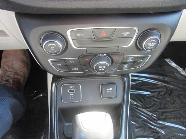 2019 Jeep Compass Limited 22,999 Miles - $19,900 - cars & trucks -... for sale in Colfax, IA – photo 13