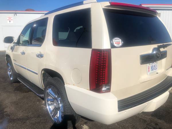 2007 Cadillac Escalade-great deal - cars & trucks - by owner -... for sale in Flushing, MI – photo 4