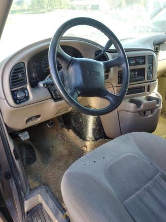 2000 GMC Safari AWD - cars & trucks - by owner - vehicle automotive... for sale in Elsberry, MO – photo 8