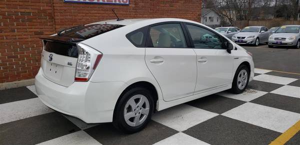2010 Toyota Prius 5dr HB III (TOP RATED DEALER AWARD 2018 !!!) -... for sale in Waterbury, CT – photo 7