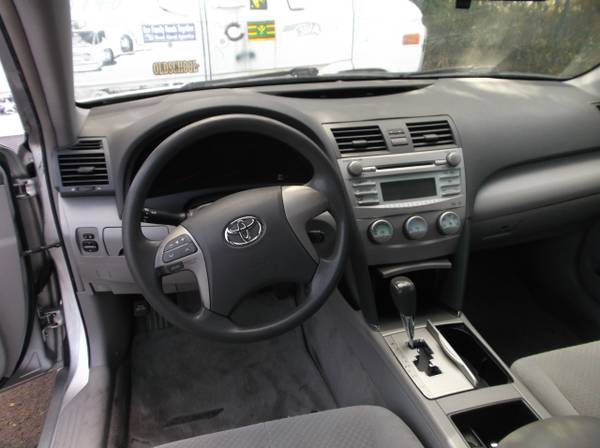 2007 Toyota Camry 4dr Sdn I4 Auto LE (Natl) - - by for sale in Pearl City, HI – photo 9