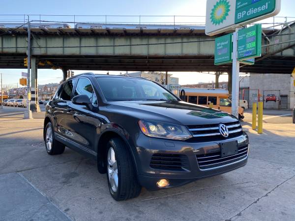2013 Volkswagen Touareg TDI AWD TurboDiesel Clean CarFax 28 Records for sale in Brooklyn, NY – photo 4