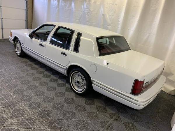 1992 Lincoln Town Car Executive - cars & trucks - by dealer -... for sale in Missoula, MT – photo 5
