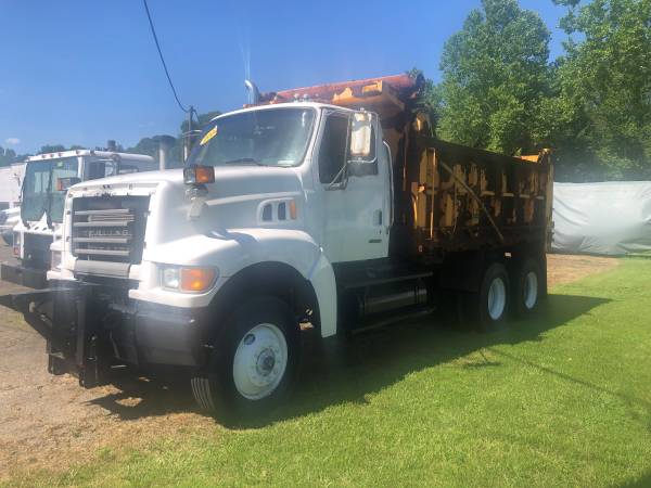 2004 Sterling LT8500 Dump Truck for sale in Bealeton, District Of Columbia – photo 2