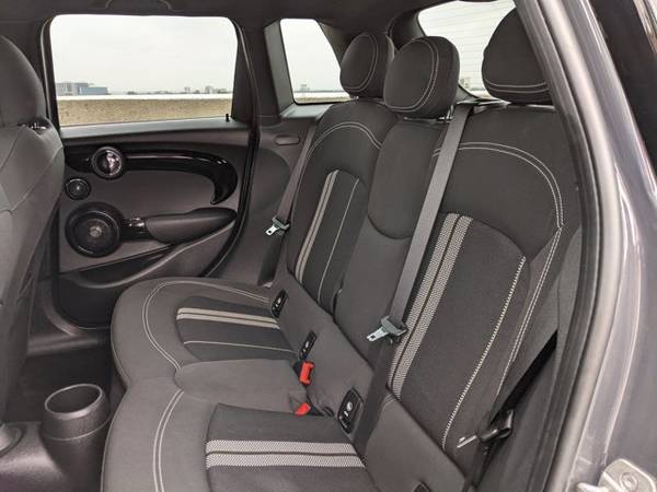 2018 MINI Hardtop 4 Door Cooper S SKU: J2F50160 Hatchback - cars & for sale in Dallas, TX – photo 17