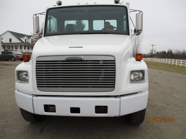 2000 Freightliner FL70 Cab&Chassis 8.3 Cummins 1 Owner Low Miles -... for sale in Jordan, IL – photo 3