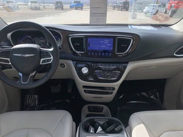 2017 Chrysler Pacifica Touring-L Plus 4dr Wagon for sale in Lake Havasu City, AZ – photo 24