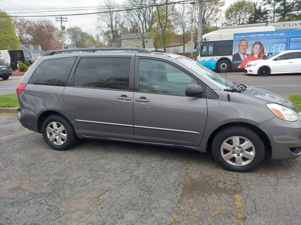 2004 toyota sienna le passenger van - - by dealer for sale in New Haven, CT – photo 3