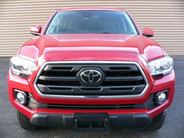 18 Toyota Tacoma Crew 4x4, Burgandy w/ matching cap, Clean! We... for sale in binghamton, NY – photo 3