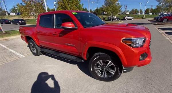 2018 Toyota Tacoma pickup - - by dealer - vehicle for sale in Murfreesboro, TN – photo 3