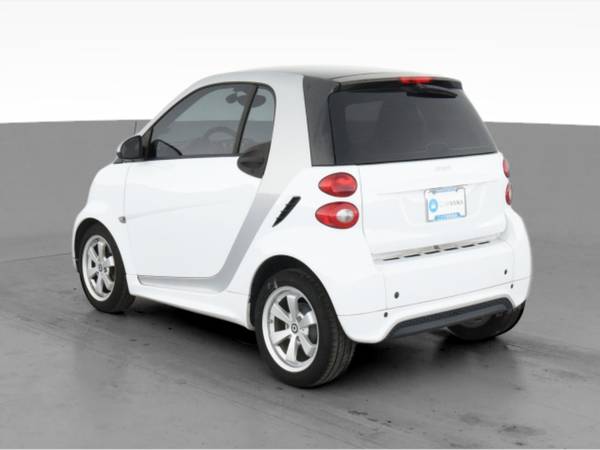 2013 smart fortwo Pure Hatchback Coupe 2D coupe White - FINANCE... for sale in Atlanta, CA – photo 7