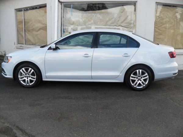 2017 Volkswagon Jetta - cars & trucks - by dealer - vehicle... for sale in Woodburn, OR – photo 2