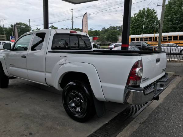 2009 Toyota Tacoma Pre Runner EXTRA Clean - - by for sale in Tallahassee, FL – photo 5