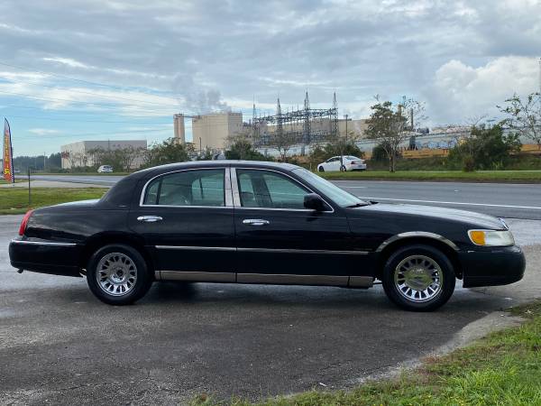 1999 Lincoln Town Car -DEALMAKER AUTO SALES - BEST PRICES IN TOWN -... for sale in Jacksonville, FL – photo 14