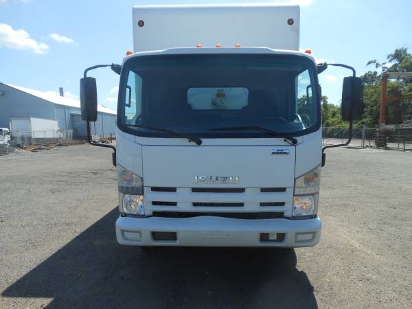 2014 Isuzu Npr HD 16' box truck w/lift gate only 59,000 miles LQQK!! for sale in Lincoln, RI – photo 2