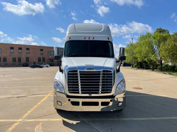 2017 Freightliner Cascadia Evolution for sale in Blue Island, IL – photo 14