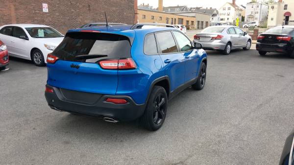 2018 Jeep Cherokee Latitude - - by dealer - vehicle for sale in Fall River, MA – photo 3
