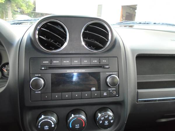 2015 Jeep Liberty Sport for sale in Dale, WI – photo 4