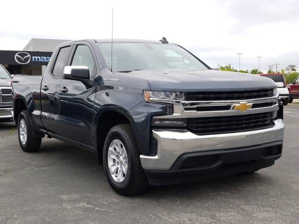 2020 Chevrolet Chevy Silverado 1500 LT - - by dealer for sale in Chattanooga, TN – photo 2