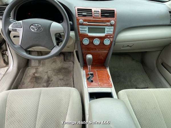 2009 Toyota Camry LE 5-Spd AT - - by dealer - vehicle for sale in Fort Atkinson, WI – photo 13