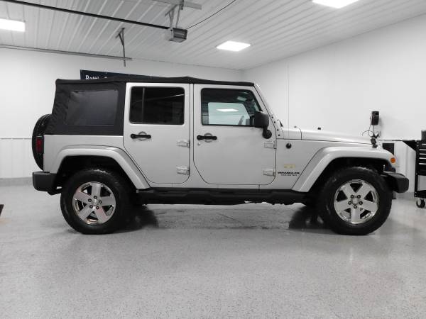 2008 JEEP WRANGLER UNLIMITED SAHARA 4X4! ONLY 125K MILES! - cars &... for sale in Battle Creek, MI – photo 2