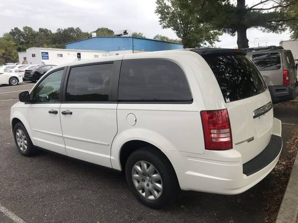 2008 Chrysler Town & Country - Financing Available! for sale in DELRAN, NJ – photo 3