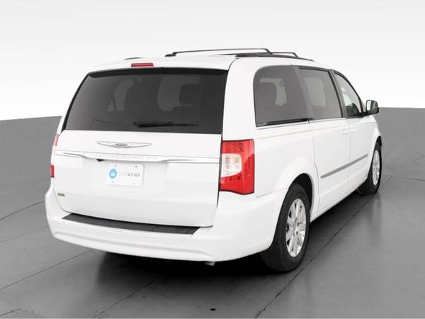 2016 Chrysler Town and Country Touring Minivan 4D van White -... for sale in Houston, TX – photo 10