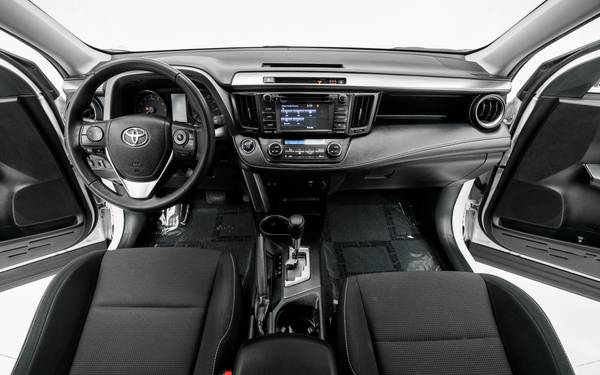 2018 Toyota RAV4 XLE only 35K MILES!!! - cars & trucks - by dealer -... for sale in Burbank, CA – photo 9