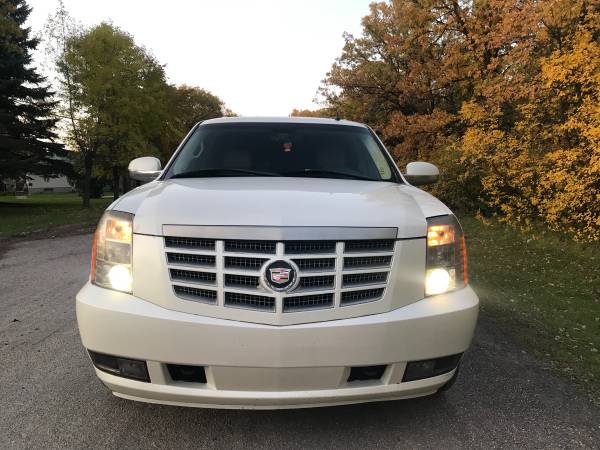 2007 Cadillac Escalade Luxury*New Tires*Navigation*DVD*CarFax* for sale in Fargo, ND – photo 9