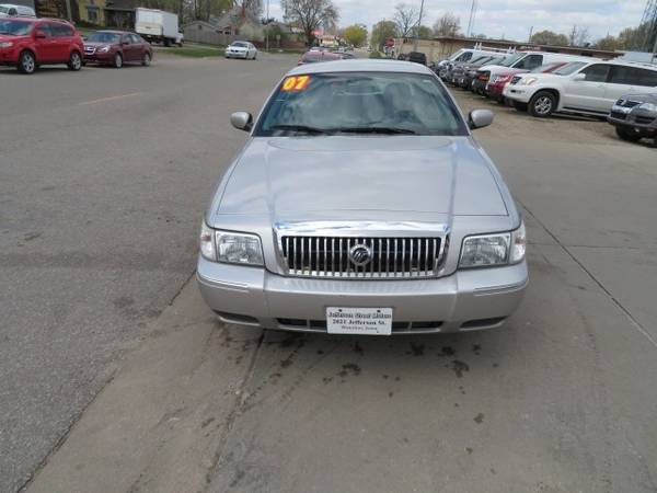 2007 Mercury Grand Marquis 4dr Sdn GS 138, 000 miles 3, 200 - cars & for sale in Waterloo, IA – photo 2