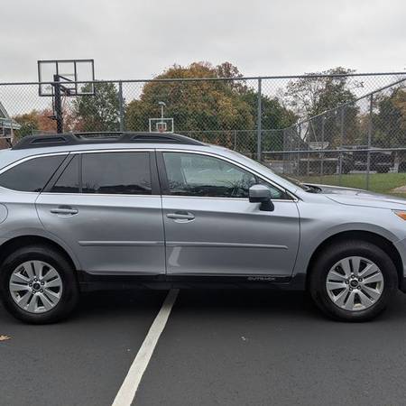 2016 Subaru Outback 2.5i Premium Wagon 4D - cars & trucks - by owner... for sale in Norwalk, NY – photo 2