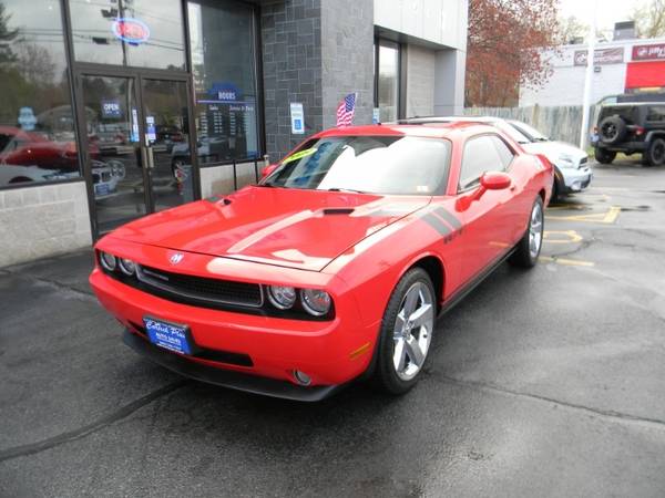 2009 Dodge Challenger RT 5 7L V8 HEMI POWERED WITH 6-SPEED MANUAL for sale in Plaistow, MA – photo 4