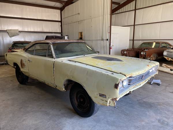 1969 Dodge SuperBee Hardtop 383 4 Speed - cars & trucks - by owner -... for sale in Denton, TX – photo 2