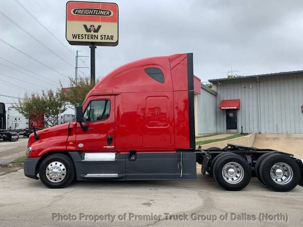 2017 *Freightliner* *Cascadia* *CA125SLP* Red for sale in Dallas, TX – photo 4