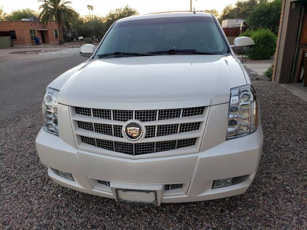 Brian Urlacher's Cadillac Escalade Premium for sale in Tucson, IL – photo 13