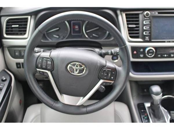 2019 Toyota Highlander - SUV - cars & trucks - by dealer - vehicle... for sale in Bartlesville, KS – photo 11