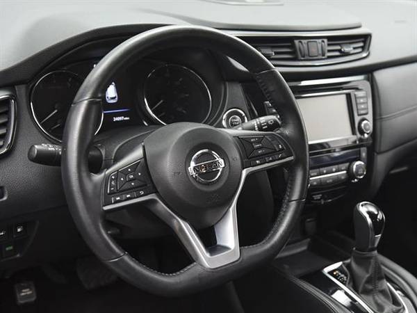 2018 Nissan Rogue SL Sport Utility 4D hatchback Silver - FINANCE for sale in Kansas City, MO – photo 2