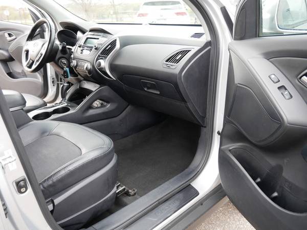 2012 Hyundai Tucson GLS - - by dealer - vehicle for sale in Inver Grove Heights, MN – photo 23