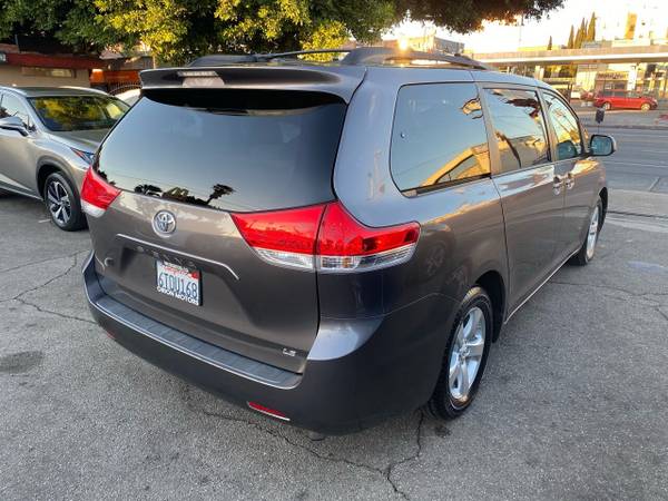 2012 TOYOTA SIENNA LE / CLEAN TITLE / NO ACCIDENT / 1 OWNER - cars &... for sale in Los Angeles, CA – photo 4