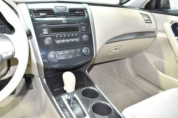 2013 Nissan Altima 2.5 sedan WHITE for sale in Merrillville , IN – photo 17