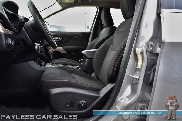 2017 Jeep Cherokee Latitude / 4X4 / Power Driver's Seat / Bluetooth / for sale in Anchorage, AK – photo 10