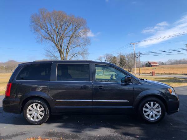 2014 CHRYSLER TOWN AND COUNTRY LIMITED: LOADED - - by for sale in Woodbury, TN – photo 18